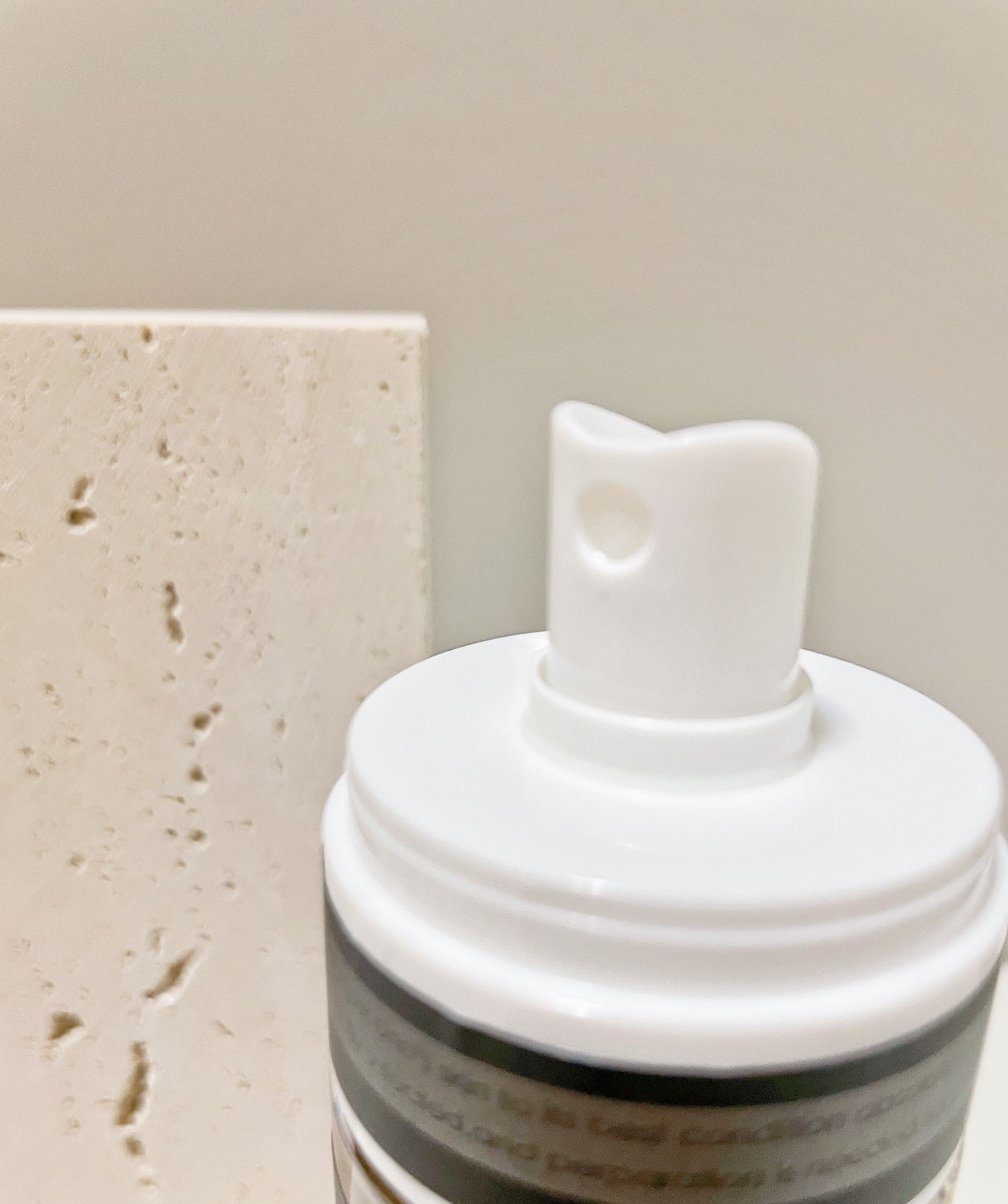 出油問題也因為使用這款苦薄荷水得到很好的控制